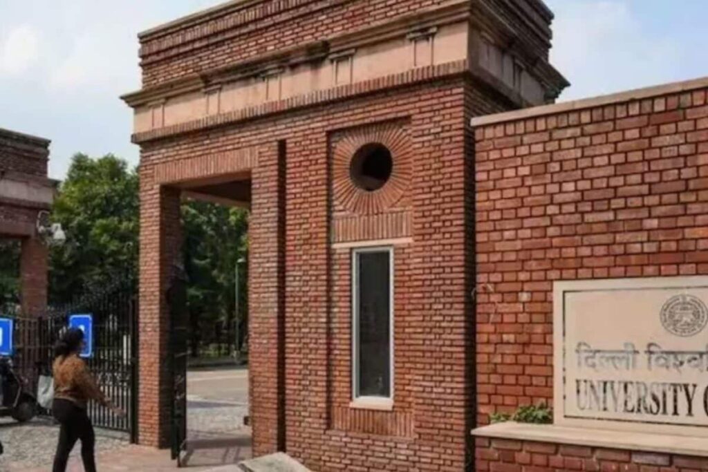 Delhi HC Sets Aside Central Information Commission's Order Seeking PM Modi's Degree Details