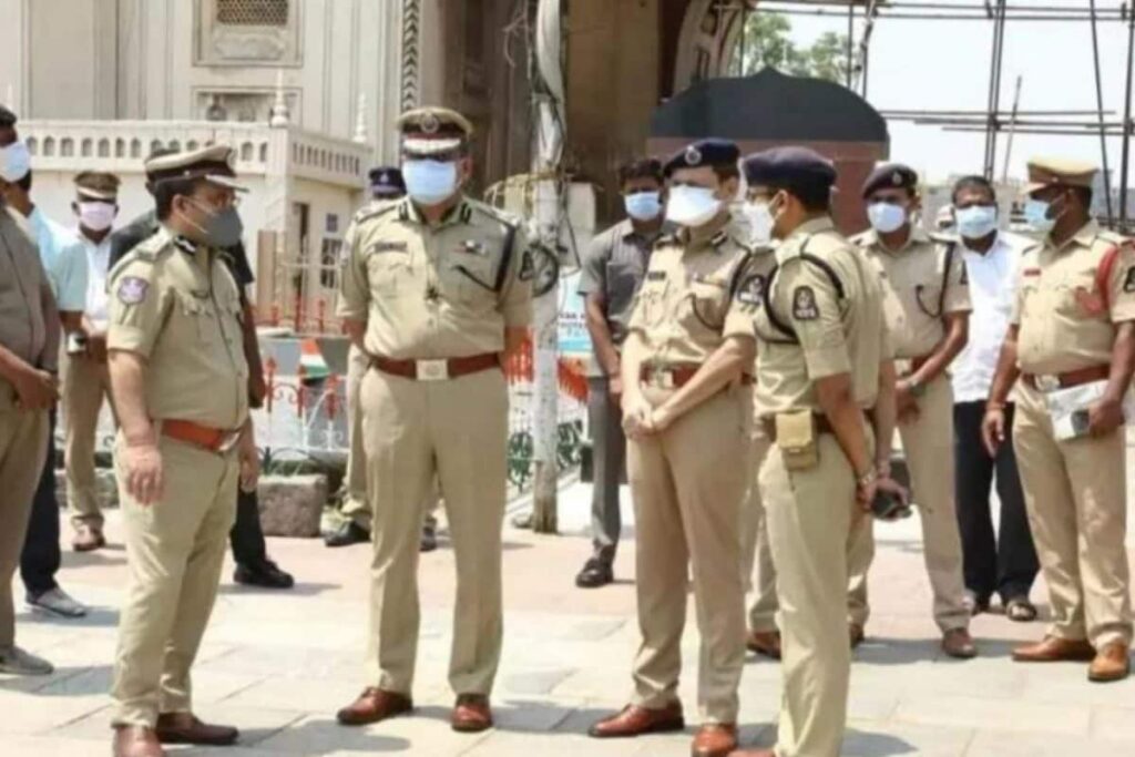 Shots Fired During Attempted Robbery At Jewellery Shop In Hyderabad, Several Injured