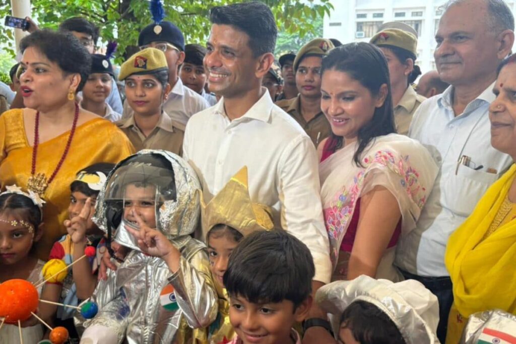 Shubhanshu Shukla Receives Warm Welcome At City Montessori School, Interacts With Students | Watch