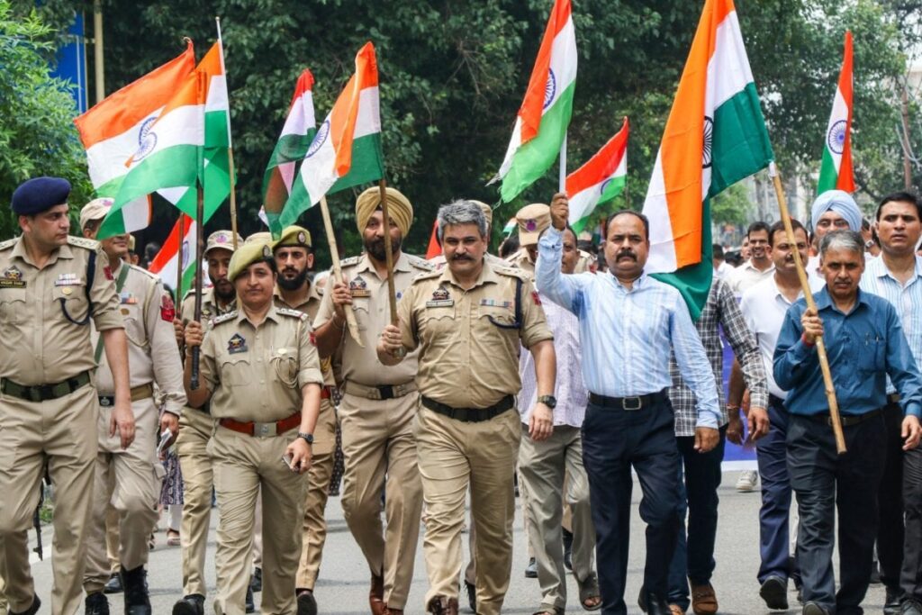 Baramulla Swells With Patriotic Fervour As 12,000 People Join Tiranga Yatra, J&K L-G Posts Video