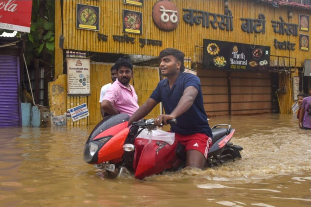 Ganga Crosses Danger Mark In Varanasi; 84 Ghats Submerged, Over 6,500 Displaced Amid Heavy Rain