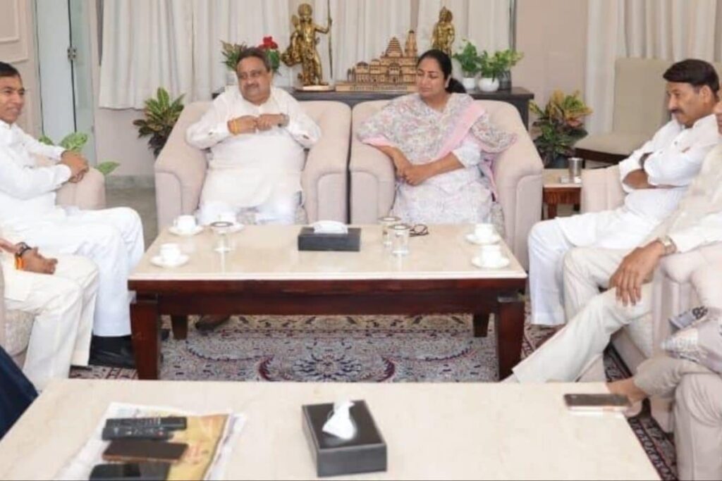 Delhi CM Rekha Gupta Meets Union Ministers, MPs Day After Attack, Photo Surfaces