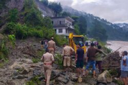 Cloudbursts In Rudraprayag, Chamoli Districts Of Uttarakhand, Many Families Trapped