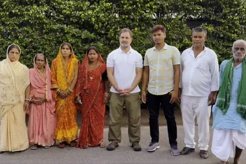 ‘Thanks EC For Unique Experience’: Rahul Gandhi Has Tea With 7 'Dead' Voters From Bihar