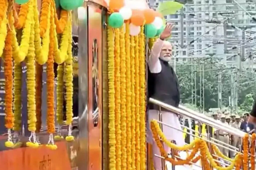 News18 Afternoon Digest: PM Modi Flags Off Three Vande Bharat, EC's Statement On Bihar Voter List & Other Top Stories