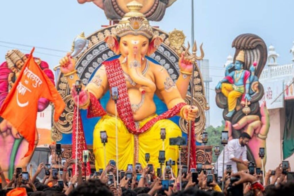 Ganesh Chaturthi 2025 Live: Schools Closed In Some States, Celebrations From Tomorrow Across India