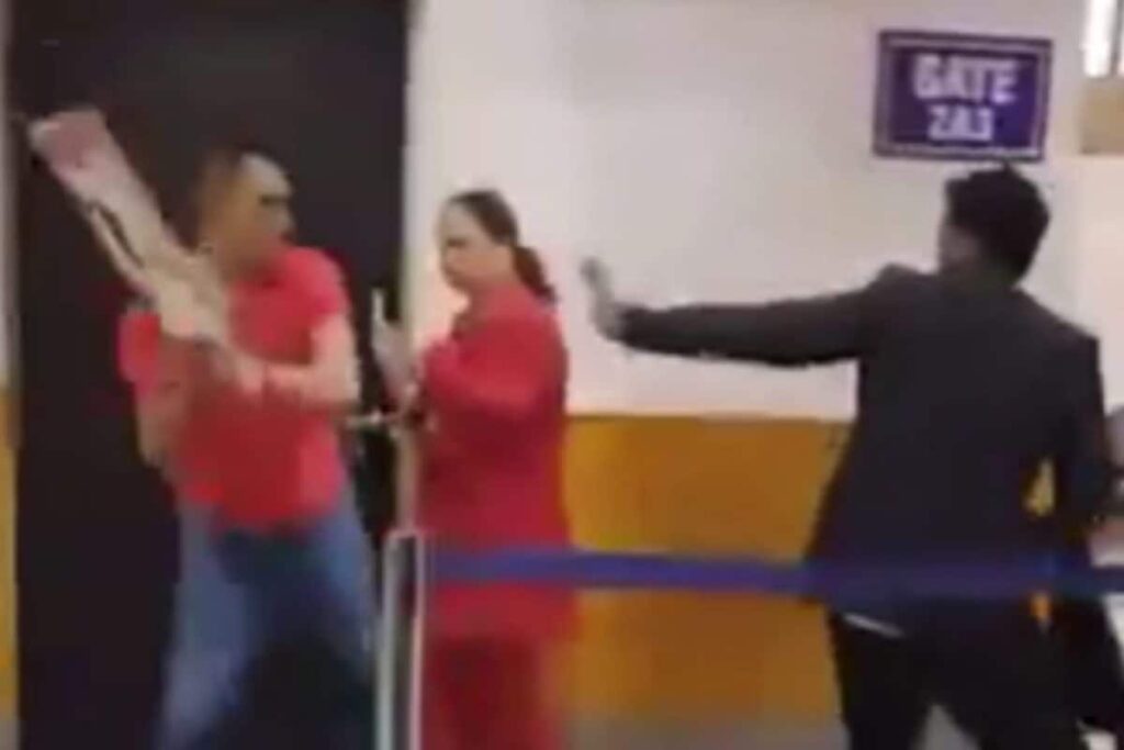 Army Officer Seen Thrashing SpiceJet Employees Over Extra Cabin Luggage Fees In Viral Video