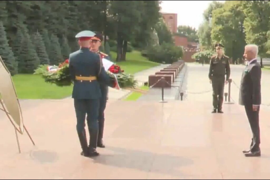 Jaishankar Interacts With Russian Scholars In Moscow, Pays Tribute At Tomb Of Unknown Soldier
