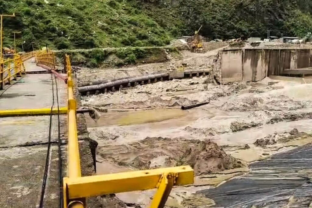Himachal Flash Floods: 2 Highways & 305 Roads Shut, Orange Alert Issued For Monday