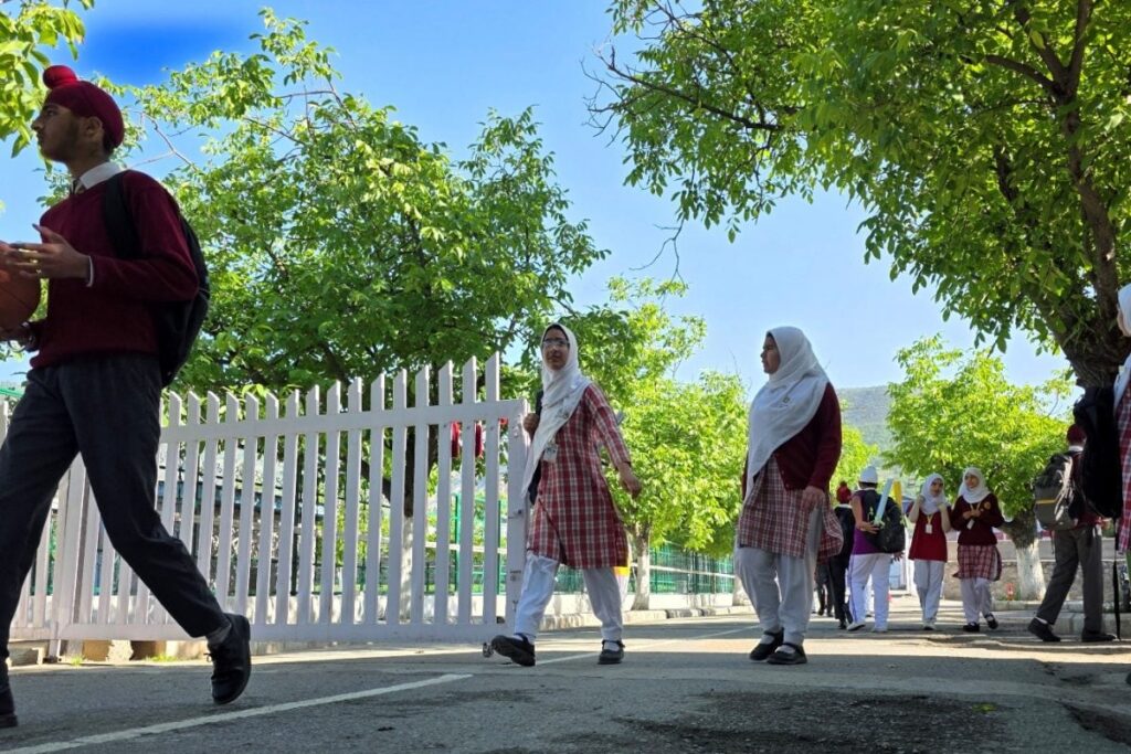 Sikh Teen In Lahore Tops Class 9 Pakistan Board Exam, Scores Near-Perfect In Islamiyat