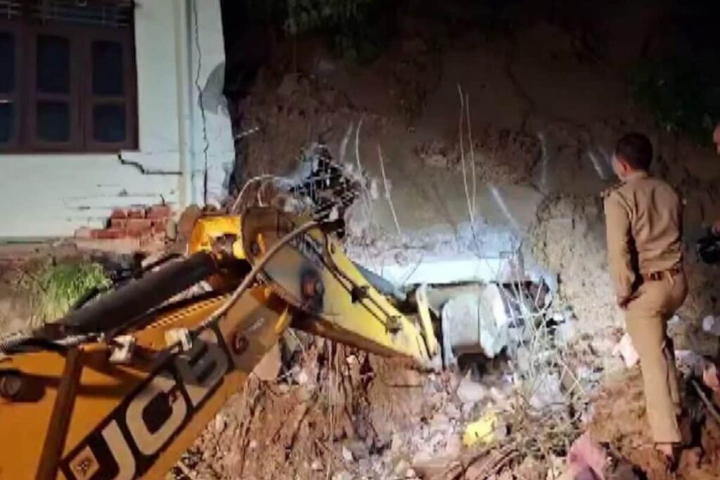 Six Dead In Himachal Pradesh After Landslide In Mandi, Rescue Op Underway
