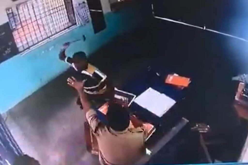 Jail Break In Andhra Pradesh: Two Prisoners Attack Warden With Hammer And Escape | Video