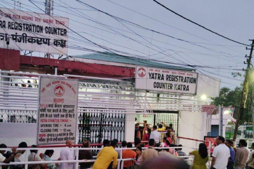 Vaishno Devi Yatra Resumes From Today After 3-Week Halt, Devotees Queue Up For Registration