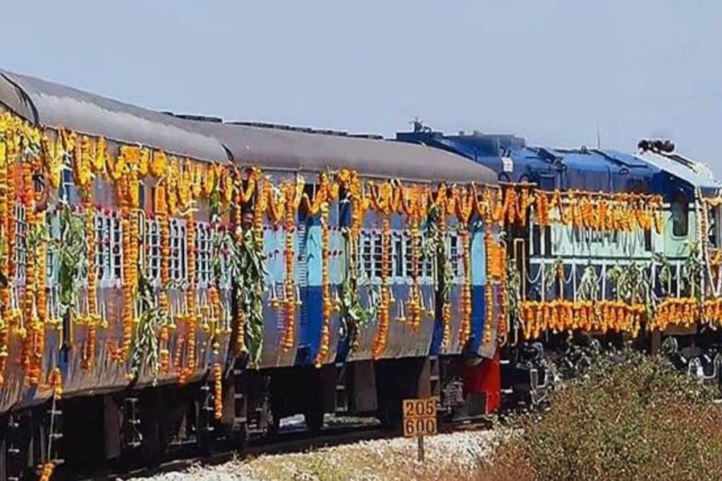 To Tackle Festive Rush, Railways To Run Navratri Puja Special Trains From Sept 22 | Details Inside