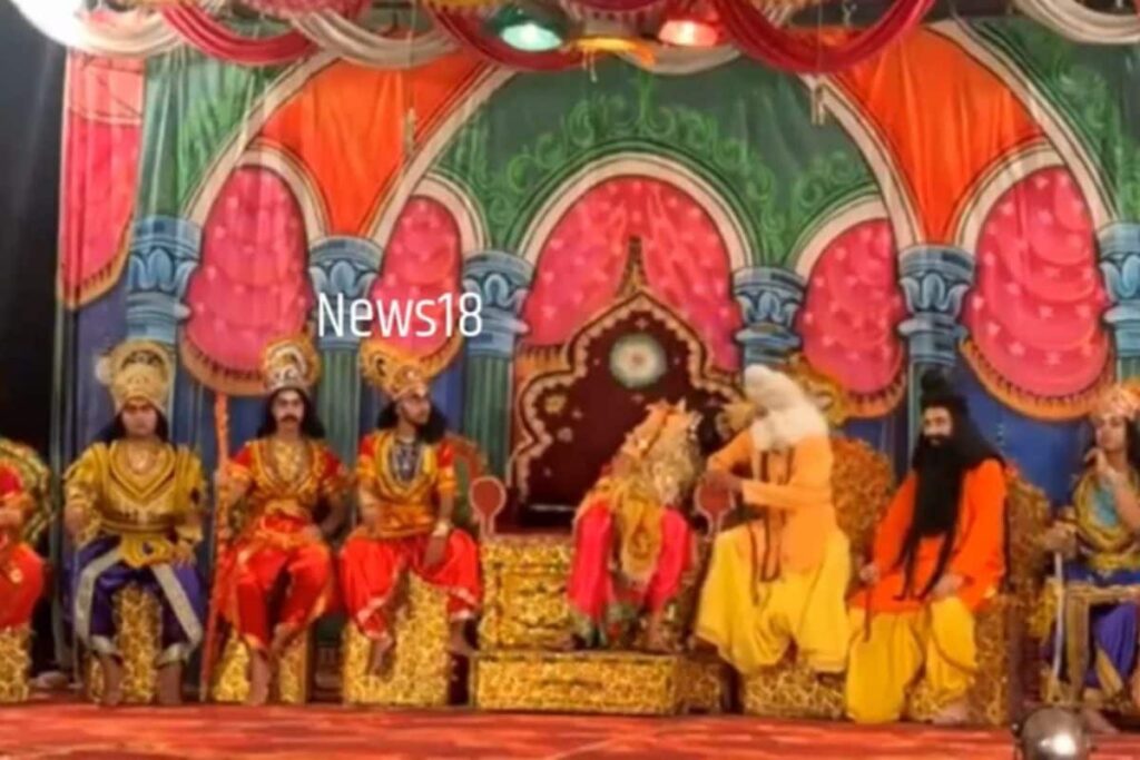 73-Year-Old Actor Playing King Dashrath In Ramlila Dies Of Heart Attack On Stage