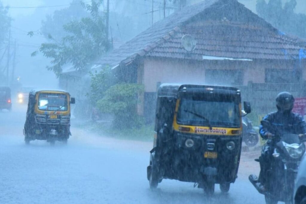 North Karnataka Reels Under Heavy Rain, Thousands Displaced After Rivers Swell