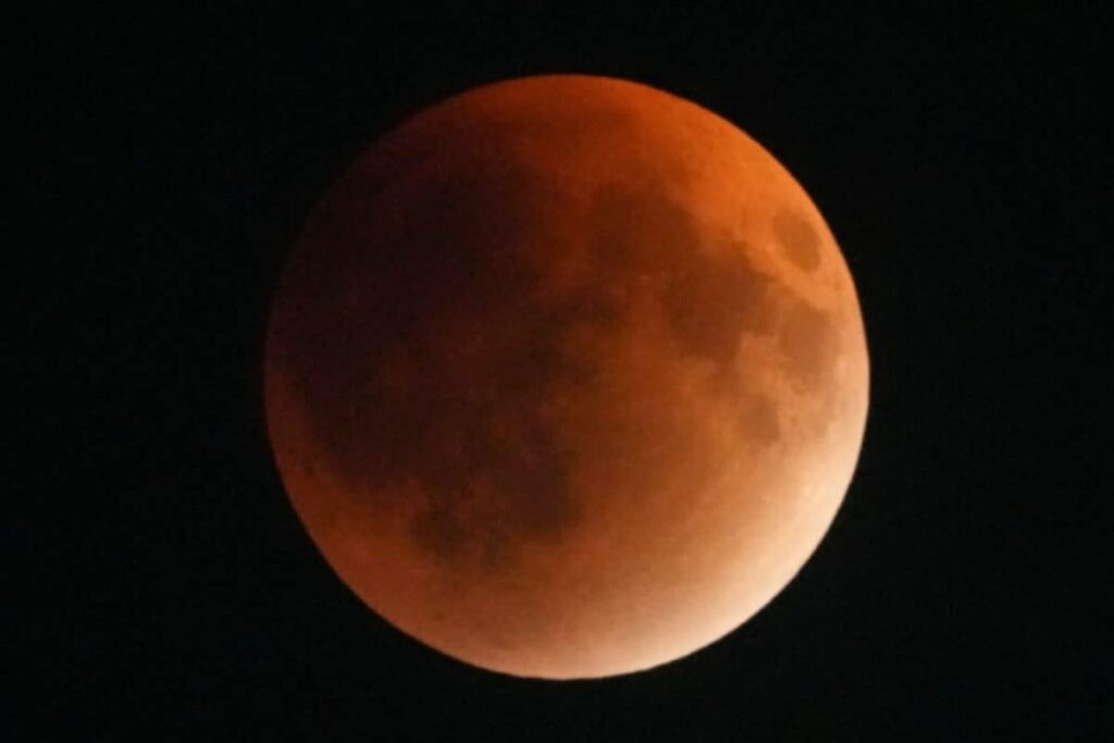 Blood Moon Eclipse Captivates Indians From Ghats To Planetariums; Stunning Images Emerge