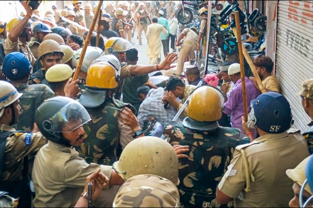 'I Love Muhammad' Row: Muslim Students File Plea In Delhi HC, Seek Withdrawal Of Cases