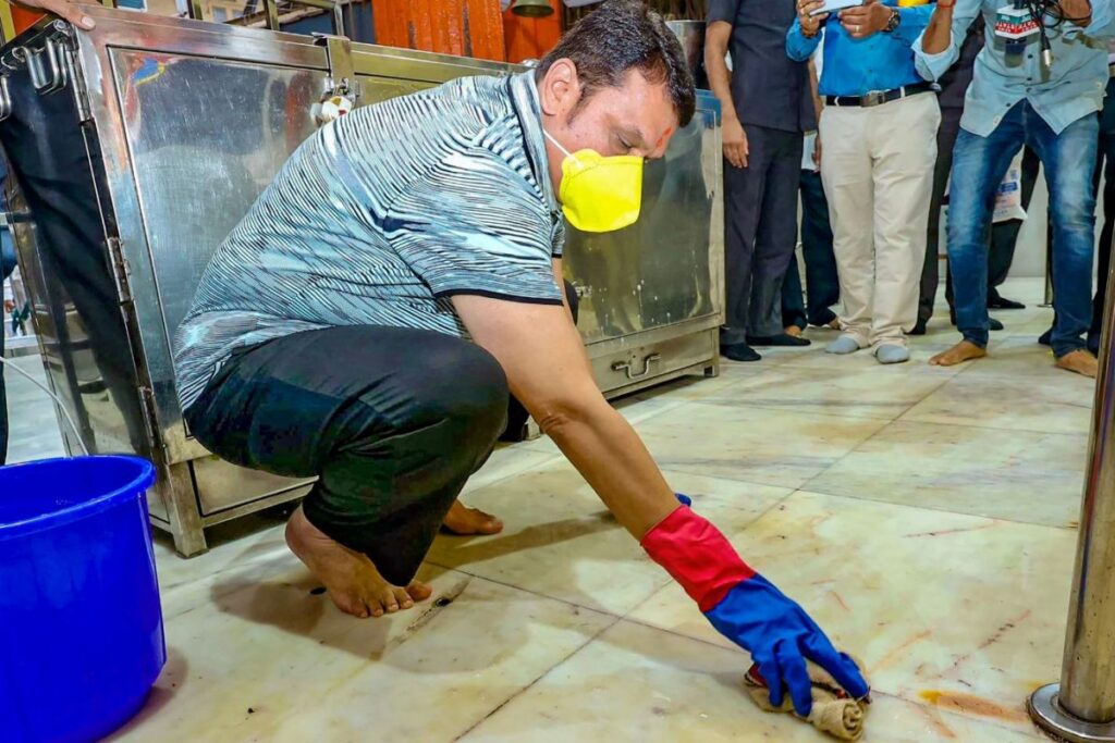 Maharashtra To Launch State-Wide Cleanliness Drive On PM Modi’s Birthday Tomorrow