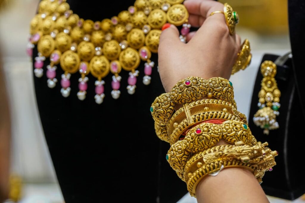Personal Gold Rules: Delhi HC Makes Landmark Ruling After Woman's Bangles Seized At Airport