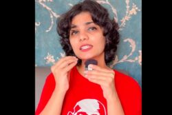 'Not Mere Criticism': Allahabad HC Refuses To Quash FIR Against Bhojpuri Singer For Posts On PM