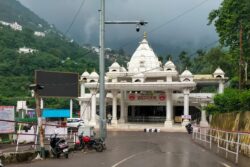Planning Mata Vaishno Devi Yatra This Navratri? Read Shrine Board’s New Order Before Booking