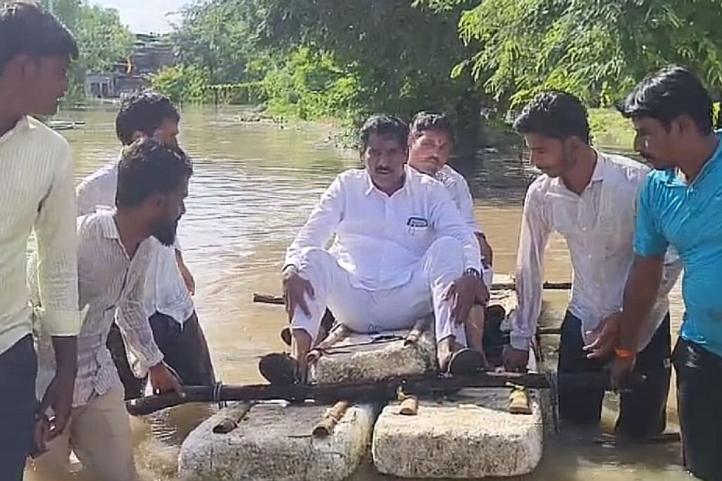 Villagers Drag Boat Carrying Maharashtra MP During Flood Survey, Video Triggers Outrage