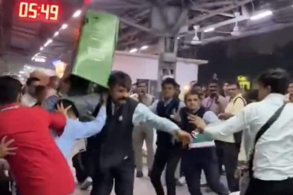 Delhi Station Brawl Between Railway Staff Goes Viral. IRCTC’s Action Wins The Internet