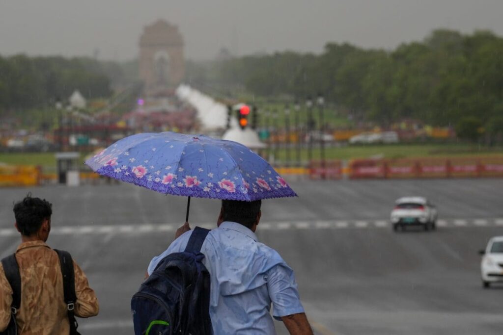 SC Flags Lack Of Pedestrian Crossing Near Delhi HC, Orders Nationwide Road Safety Measures