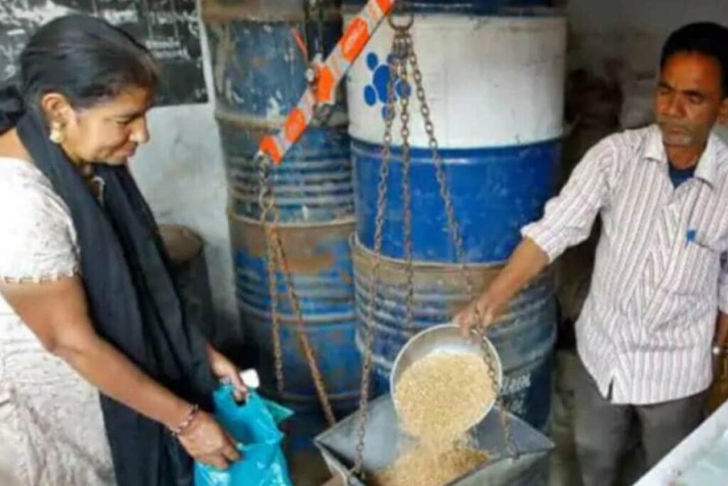 Tamil Nadu Ration Card Holders Can Get November Quota Rice This Month Itself!