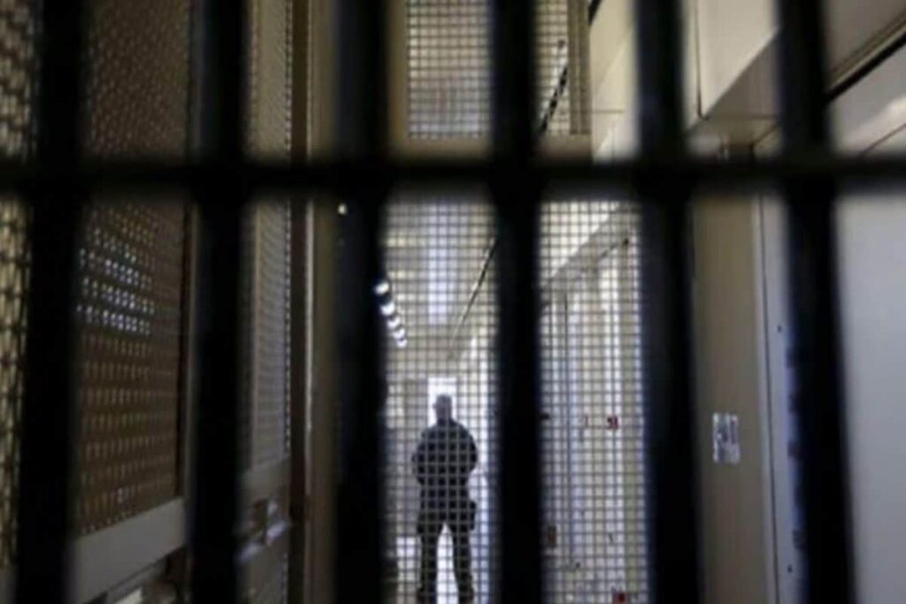 Gujarat HC Grants Parole To Couple Serving Life Term In Murder Case For IVF Treatment