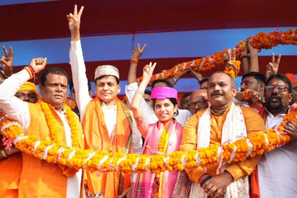 Maithili Thakur Files Nomination From Bihar's Alinagar, Thanks BJP Leadership: 'With Firm Resolve...'