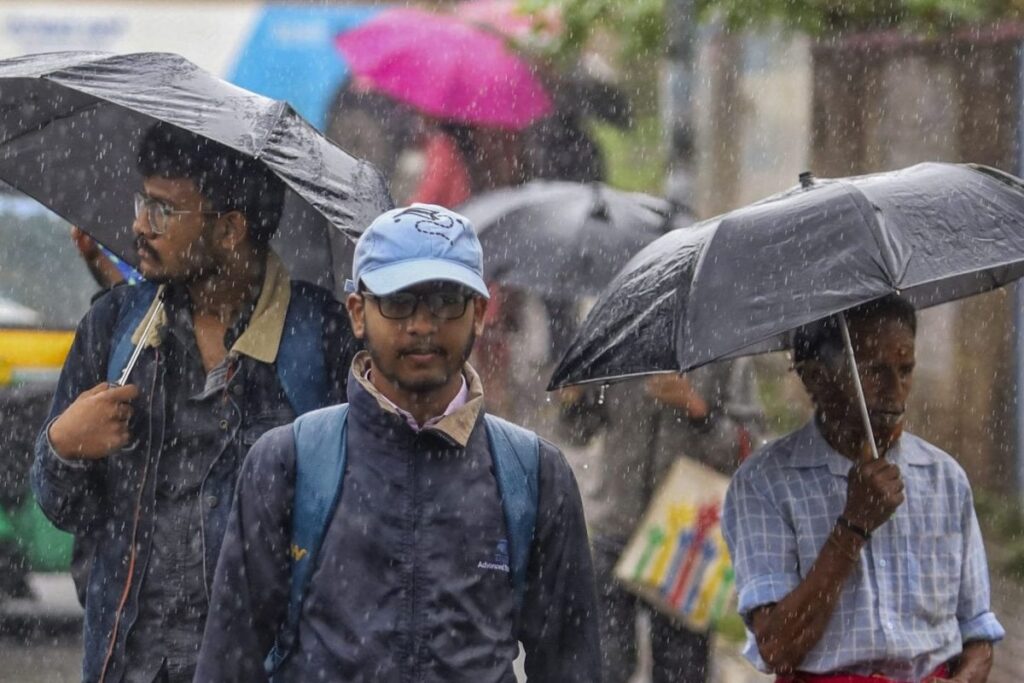 Bengaluru Rain: Heavy Downpour Expected In IT Hub Amid Cyclone Threat In Karnataka, IMD Issues Alert