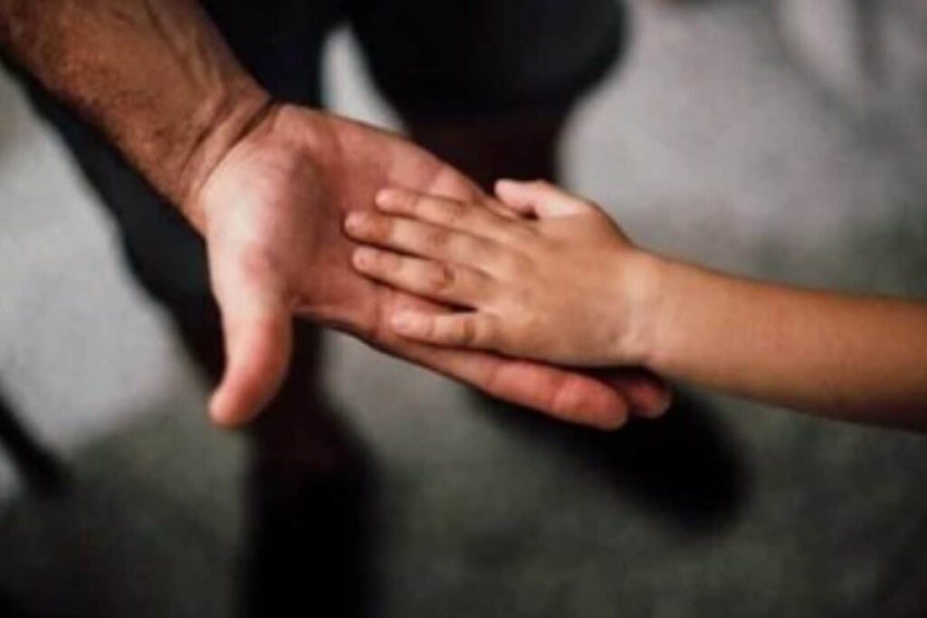 Locals Moved To Tears As Man Cuts Daughter's Birthday Cake At Her Funeral In Chhattisgarh