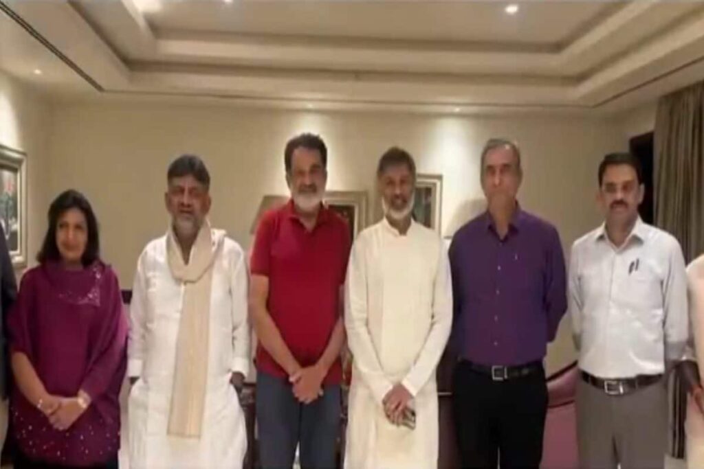 Shivakumar Meets Kiran Mazumdar-Shaw, Mohandas Pai Amid Bengaluru Potholes Row