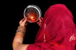 Karwachauth: Is It A Must To Look At Moon Through Sieve? Do All Regions In India Follow ‘Chalni’ Ritual?
