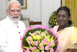 PM Modi Meets President Droupadi Murmu, Exchanges Diwali Greetings