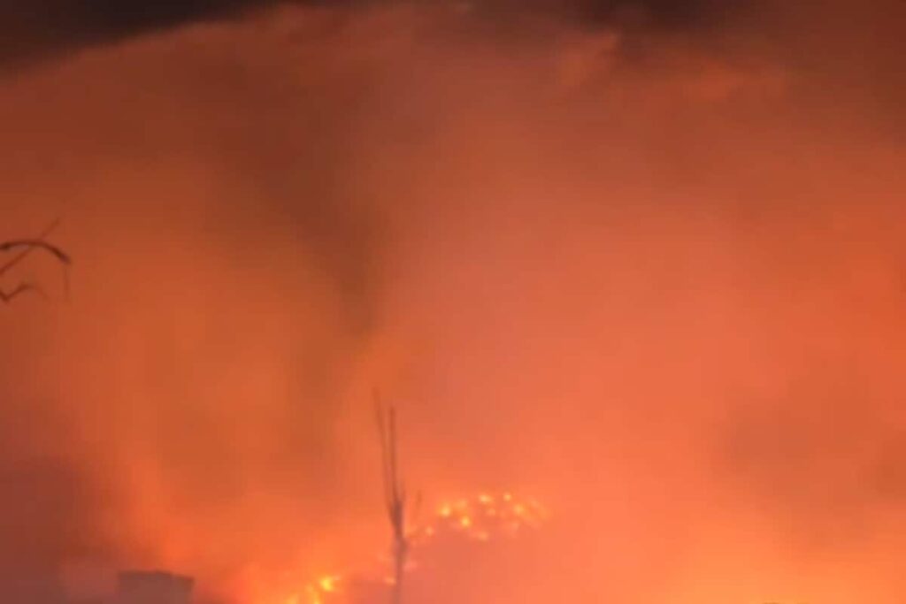 One Killed As Massive Fire Breaks Out At Slum Near Rithala Metro Station In Delhi