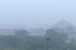 Delhi's Air Quality Shows Slight Improvement, But Remains In 'Very Poor' Category