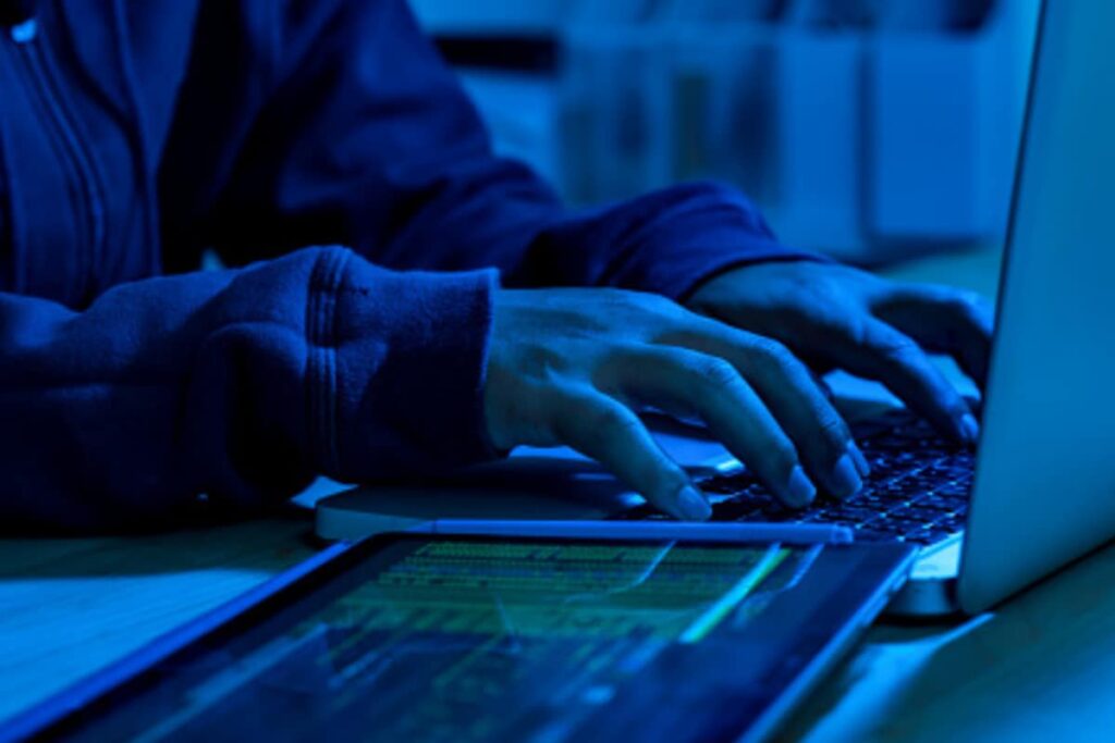 Pakistan-Linked Hackers Targeting Indian Military, Govt Systems With AI-Based Spyware: Sources