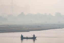 Delhi Continues To Choke Under Toxic Smog, AQI 'Severe' At 408 Near India Gate