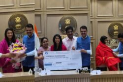 CM Fadnavis Felicitates Smriti Mandhana, Jemimah Rodrigues & Radha Yadav After World Cup Win
