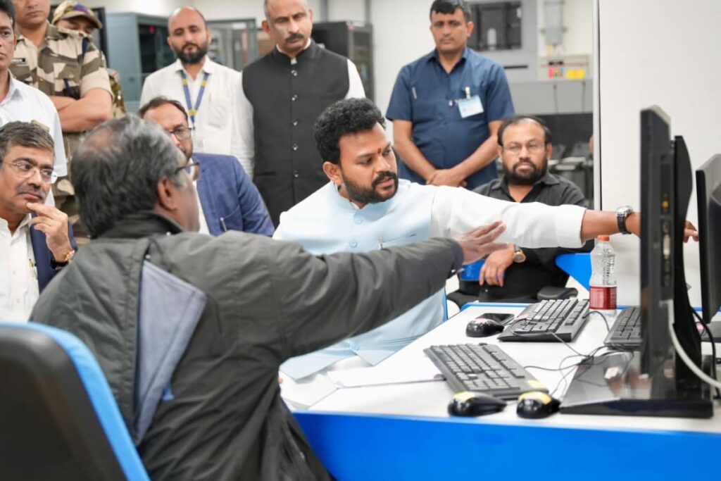 Aviation Minister Visits Delhi ATC Tower, Reviews Operations After Glitch Disrupted 800 Flights