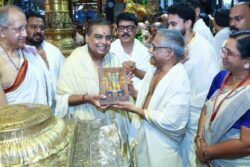 Mukesh Ambani Visits Tirupati & Guruvayur Temples, Announces State-Of-The-Art Kitchen At Tirumala