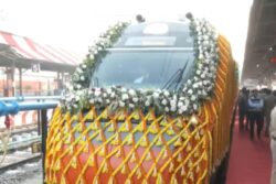 PM Modi Flags Off Four New Vande Bharat Express Trains From Varanasi | Updates
