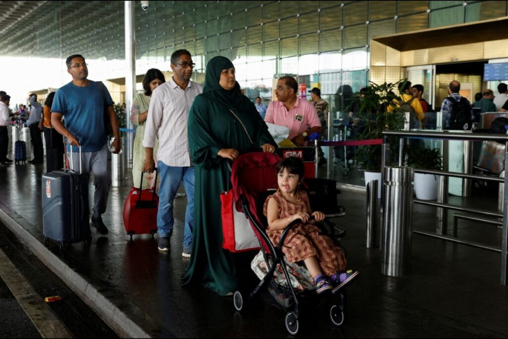 News18 Evening Digest: Delhi Airport Delays Spill Over To Other Cities, Shah Says NDA Will Win 160 Seats In Bihar & Other Stories