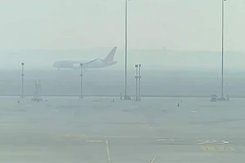 Dense Fog Shrouds Delhi-NCR As AQI Turns ‘Severe’; Flight Ops Hit Amid Poor Visibility
