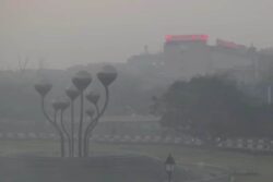 Centre Reviews Delhi-NCR Pollution, CM Rekha Gupta Calls High-Level Meet As AQI Slips Into Severe-- aise?