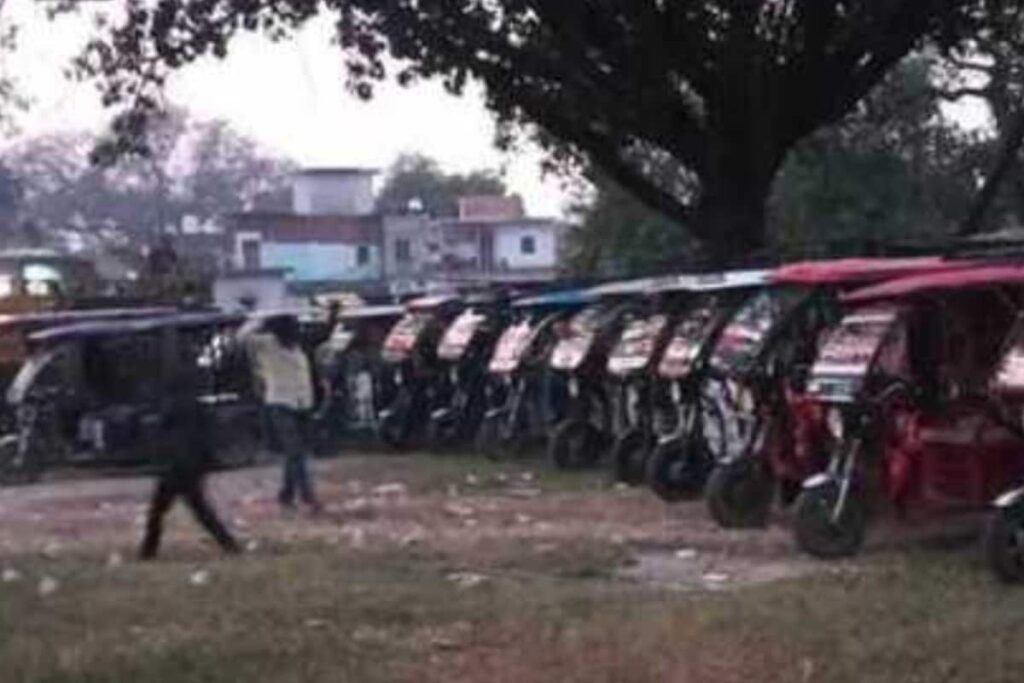 UP Groom Ditches ‘Ghodi’ For E-Rickshaw Ride With Friends: ‘Aise Dost Na Ho Toh Shaadi Cancel’