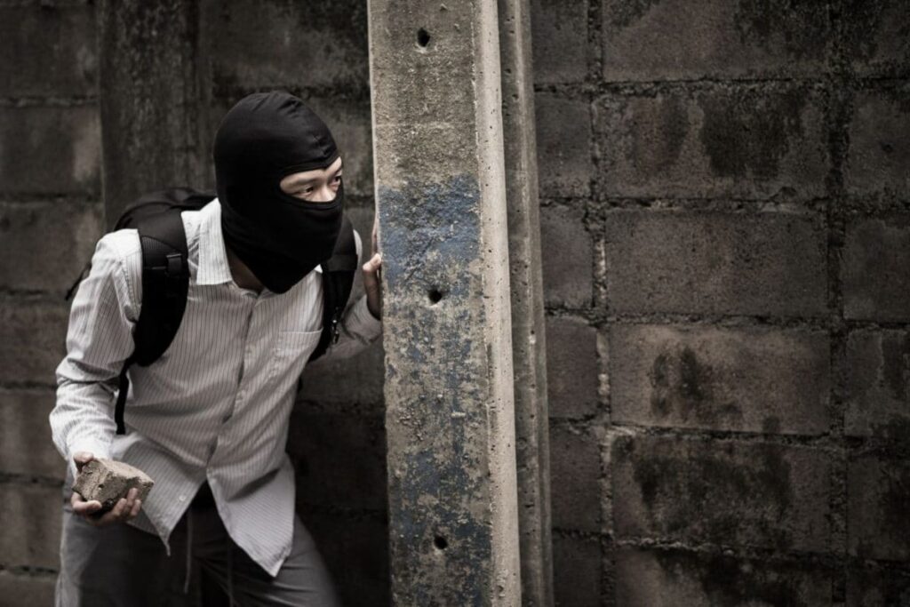 Night Blindness, Daylight Thefts: Why This Burglar Worked Office Hours